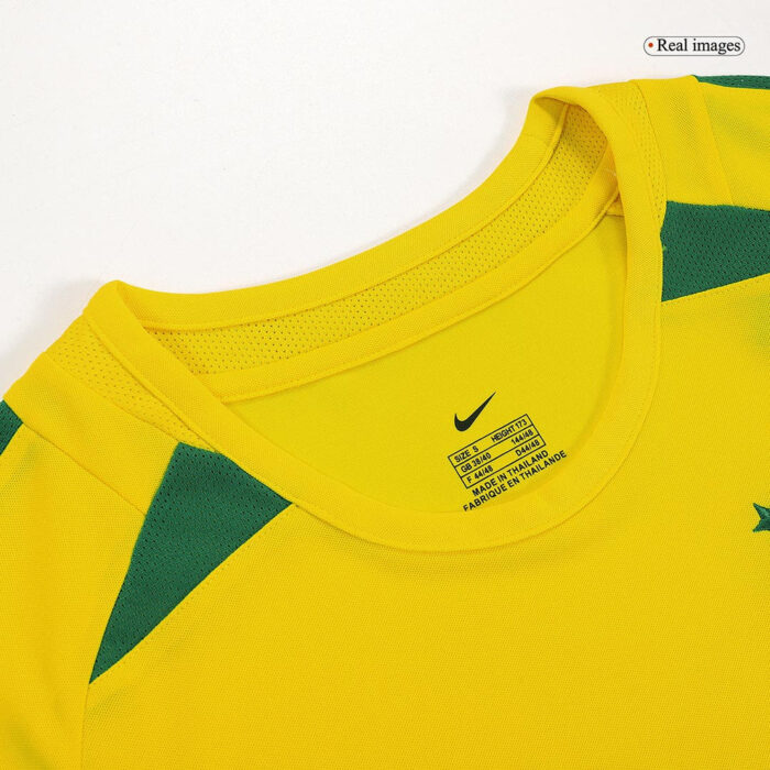 Retro RONALDINHO #11 2002/03 Brazil Home Soccer Jersey - Image 4